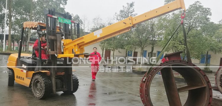 伸縮臂式貨叉吊鉤實用案例